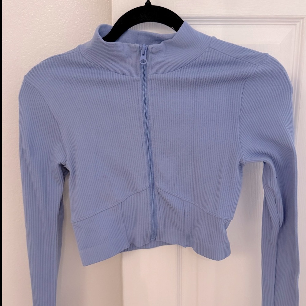 Fitted long sleeve zip up